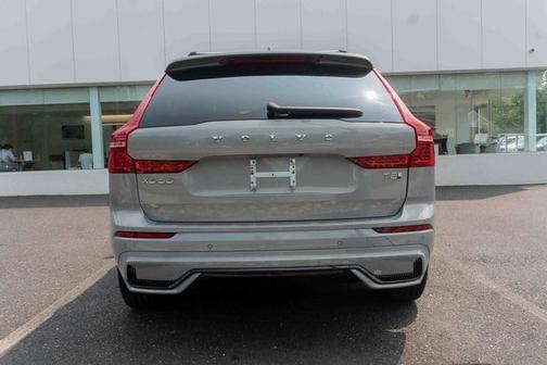 2025 Volvo XC60 Plug-In Hybrid T8 Plus