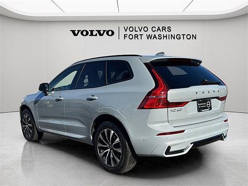2025 Volvo XC60 Plus