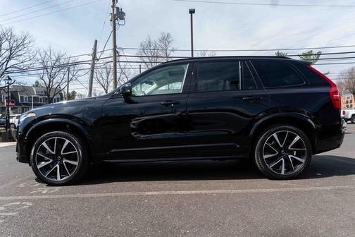 2023 Volvo XC90 Recharge Plug-In Hybrid T8 Plus Dark Theme 7 Passenger