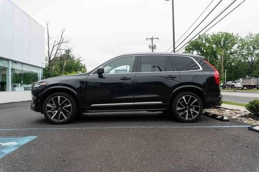 2024 Volvo XC90 B6 Plus Bright Theme