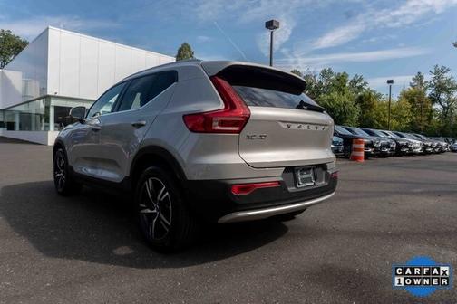 2025 Volvo XC40 B5 Core