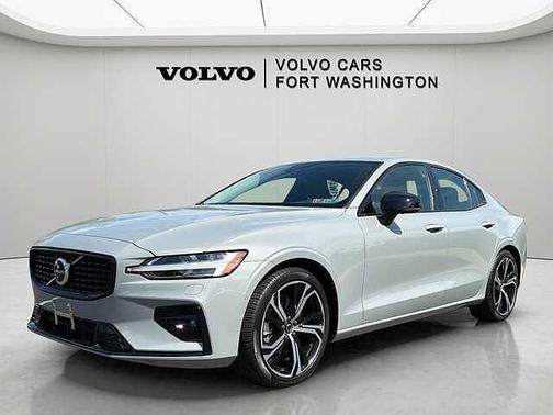 Vapour Grey 2024 Volvo S60 Plus