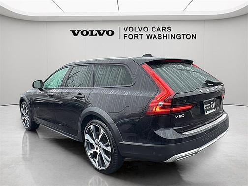 2025 Volvo V90 Cross Country Ultra