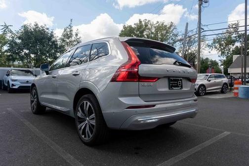2023 Volvo XC60 B5 Plus Bright Theme