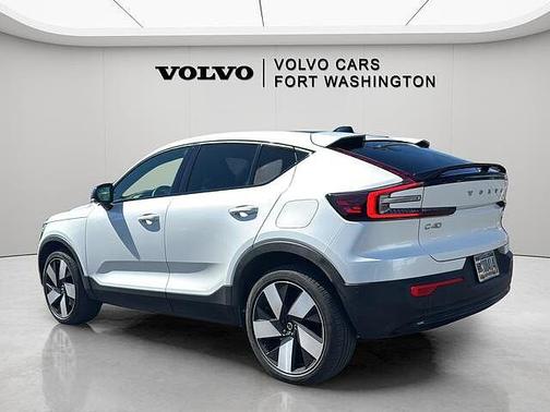 Crystal White 2023 Volvo C40 Recharge Pure Electric Ultimate