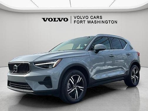 2025 Volvo XC40 Core