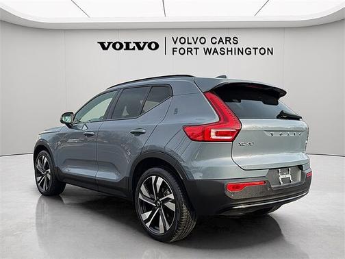 2023 Volvo XC40 Plus