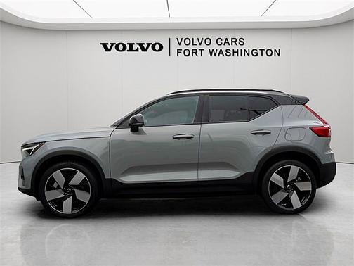 2024 Volvo XC40 Plus
