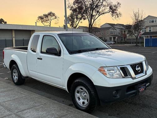Glacier White 2013 Nissan Frontier S