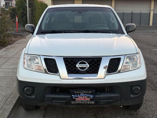 Glacier White 2013 Nissan Frontier S