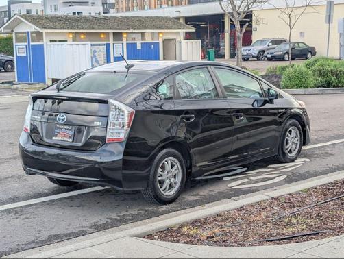 2010 Toyota Prius III