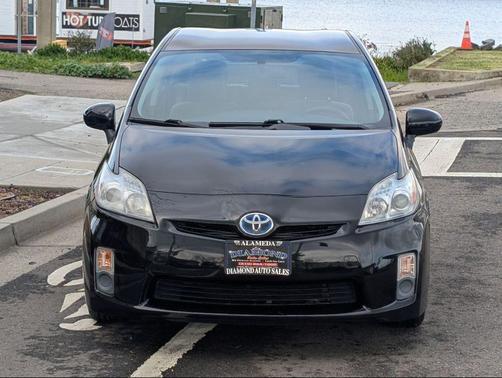 2010 Toyota Prius III