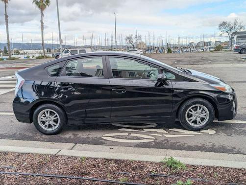 2010 Toyota Prius III