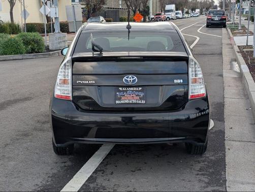 2010 Toyota Prius III