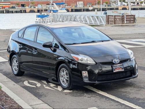 2010 Toyota Prius III
