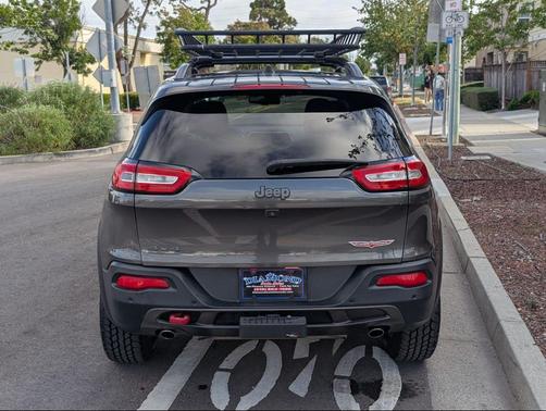Granite Crystal Metallic Clearcoat 2016 Jeep Cherokee Trailhawk