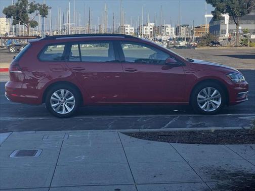 2018 Volkswagen Golf SportWagen TSI S
