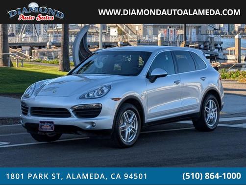 Classic Silver Metallic 2014 Porsche Cayenne Cayenne S Hybrid