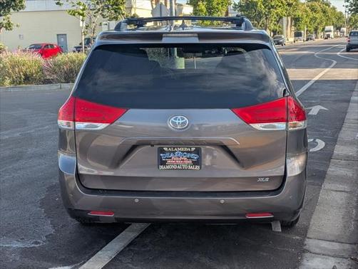 2012 Toyota Sienna XLE