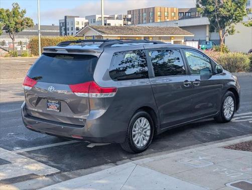 2012 Toyota Sienna XLE