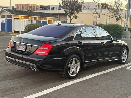 2010 Mercedes-Benz S-Class Sedan