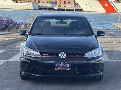 2015 Volkswagen Golf GTI 2.0T SE w/Performance Package 4-Door