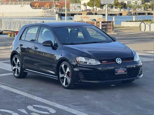 2015 Volkswagen Golf GTI 2.0T SE w/Performance Package 4-Door