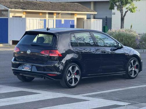 2015 Volkswagen Golf GTI 2.0T SE w/Performance Package 4-Door