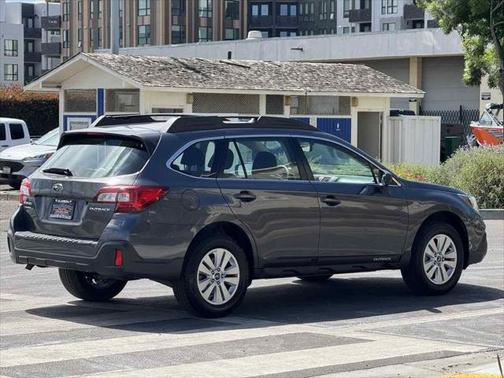 2018 Subaru Outback 2.5i