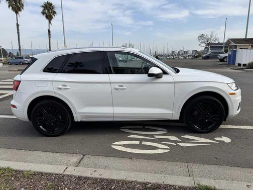 2018 Audi Q5 2.0T Premium Plus