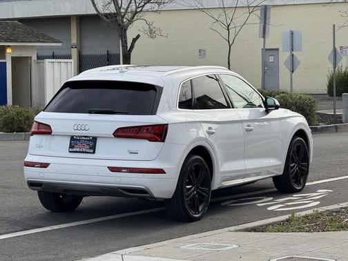 2018 Audi Q5 2.0T Premium Plus