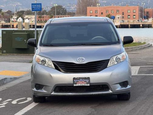 2011 Toyota Sienna 