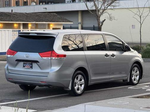 2011 Toyota Sienna 