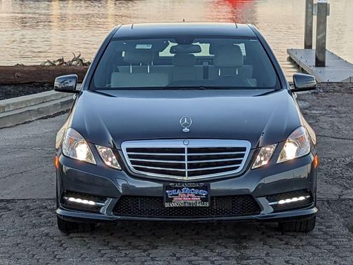 Photo 2 of 12 of 2012 Mercedes-Benz E-Class E 350