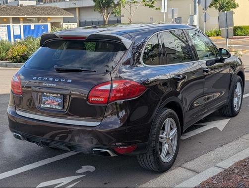Mahogany Metallic 2014 Porsche Cayenne Platinum Edition