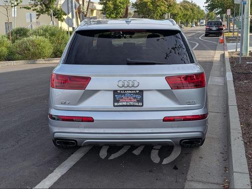 Florett Silver Metallic 2018 Audi Q7 3.0T Prestige