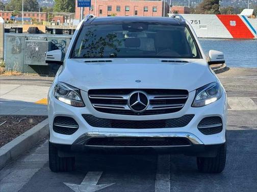 2016 Mercedes-Benz GLE-Class GLE 300d 4MATIC