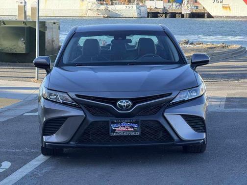 Predawn Gray Mica 2018 Toyota Camry SE