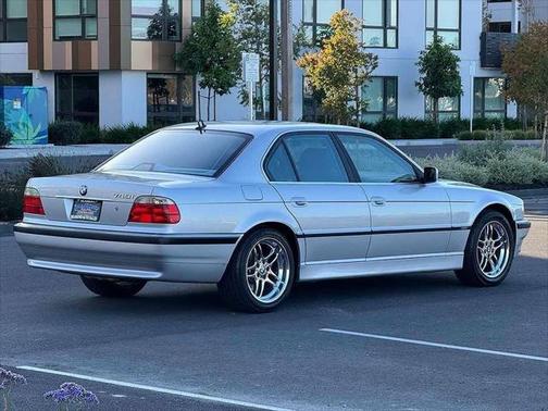 2001 BMW 740 740iA