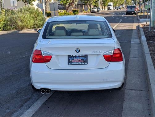 2006 BMW 330 330i