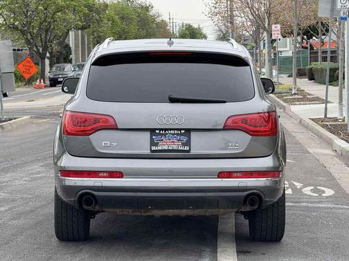 Graphite Gray Metallic 2011 Audi Q7 3.0 TDI Premium