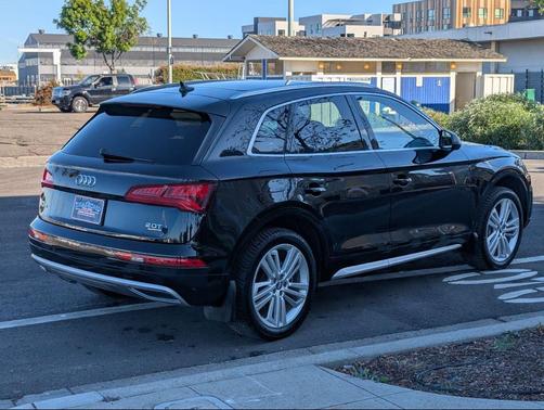 Brilliant Black 2018 Audi Q5 2.0T Tech Premium