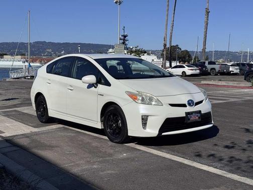 Blizzard Pearl 2012 Toyota Prius Three
