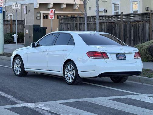 2014 Mercedes-Benz E-Class BlueTEC Luxury Sedan