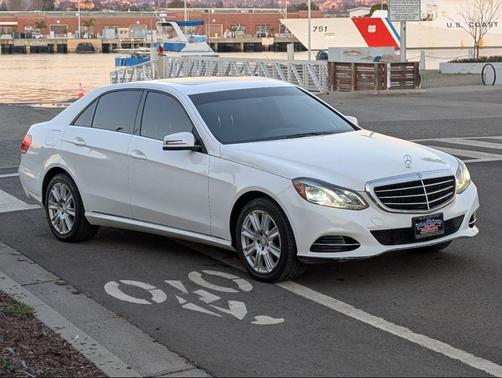 2014 Mercedes-Benz E-Class BlueTEC Luxury Sedan