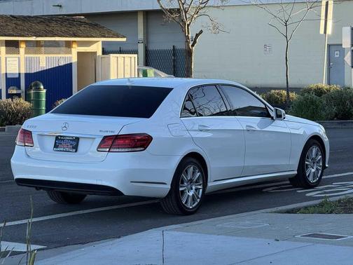 2014 Mercedes-Benz E-Class BlueTEC Luxury Sedan