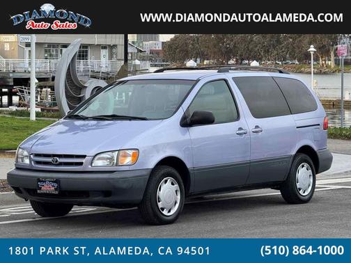 1999 Toyota Sienna LE