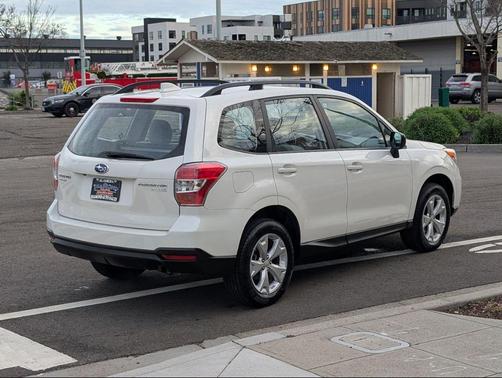 2016 Subaru Forester 2.5i