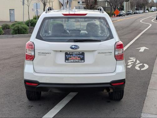 2016 Subaru Forester 2.5i
