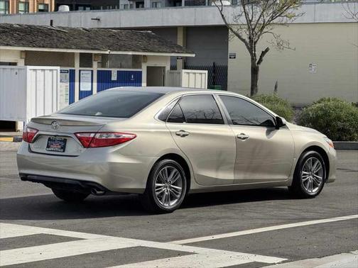 2015 Toyota Camry SE